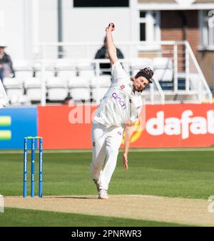 NORTHAMPTON, ANGLETERRE - 20 avril 2023 : Jack boules blanches pour le Northamptonshire jour 1 du LV= match de championnat du comté d'assurance entre le Northamptonshire et le Hampshire au terrain du comté de Northampton, Angleterre. Banque D'Images