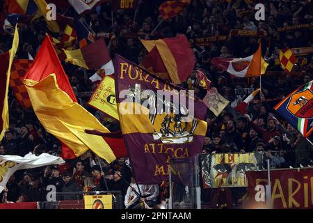 Rome, Italie. 20 avril 2023. Supporters de AS Roma lors du match de quart-finale de l'UEFA Europa League entre AS Roma et Feyenoord au Stadio Olimpico Rome sur 20 avril 2023 à Rome, Italie. ANP MAURICE VAN STONE Banque D'Images