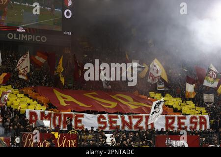 Rome, Italie. 20 avril 2023. Supporters de AS Roma lors du match de quart-finale de l'UEFA Europa League entre AS Roma et Feyenoord au Stadio Olimpico Rome sur 20 avril 2023 à Rome, Italie. ANP MAURICE VAN STONE Banque D'Images