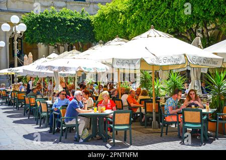 Cafe Cordina, place de la République, Valette (il-Belt Valletta), Malte région de Xlokk, République de Malte Banque D'Images