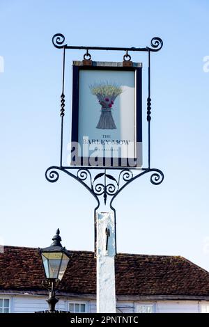 Le Barley Mow enseigne de pub, Le Livre vert, Englefield Green, Surrey, Angleterre, Royaume-Uni Banque D'Images