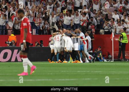 Séville, Espagne. 20th avril 2023. Les joueurs de Séville célèbrent leur troisième but pendant le FC de Séville vs Manchester United, football Europa League match à Séville, Espagne, 20 avril 2023 crédit: Agence de photo indépendante / Alamy Live News Banque D'Images