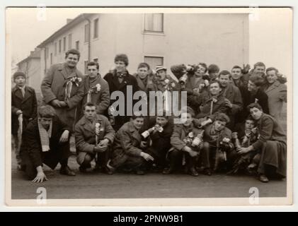 LA RÉPUBLIQUE SOCIALISTE TCHÉCOSLOVAQUE, VERS 1965: Une photo d'époque montre des conscrits - recruteurs, vers 1965. Banque D'Images