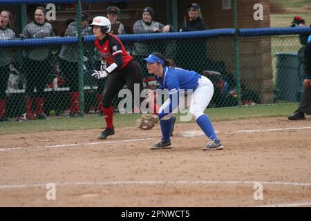 SLU Softball contre Bradley (Braves) et Northern Illinois (Huskies) Banque D'Images