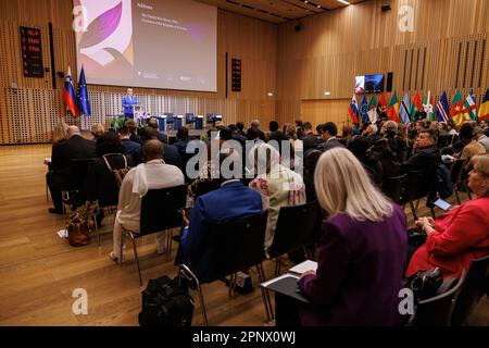 Brdo PRI Kranju, Slovénie. 20th avril 2023. La présidente slovène Natasa Pirc Musar prend la parole à l'occasion de la Journée internationale de l'Afrique. La Journée de l'Afrique de la Conférence internationale de 12th intitulée sécurité climatique - défis mondiaux, actions locales se termine vendredi, 21 avril. (Photo de Luka Dakskobler/SOPA Images/Sipa USA) crédit: SIPA USA/Alay Live News Banque D'Images