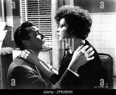 DIRK BOGARDE et JUDY GARLAND dans je POURRAIS CONTINUER À CHANTER 1963 réalisateur RONALD NEAME UK-USA co-production Barbican films / United Artists Banque D'Images