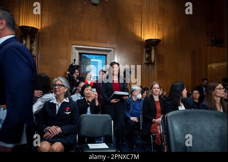 Washington, États-Unis. 20th avril 2023. Julie A. su arrive pour une audience du Comité sénatorial de la santé, de l'éducation, du travail et des pensions pour sa nomination au poste de secrétaire du travail dans l'édifice Dirksen du Bureau du Sénat à Washington, DC, États-Unis, jeudi, 20 avril, 2023. Photo de Rod Lamkey/CNP/ABACAPRESS.COM crédit: Abaca Press/Alay Live News Banque D'Images