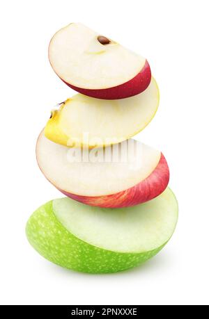 Morceaux isolés de fruits de pomme. Fruit de pomme vert, rouge, jaune l'un sur l'autre isolé sur fond blanc Banque D'Images