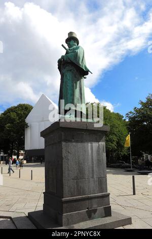 Statue d'Alexandrie Kielland, auteur norvégien, Stavanger, Fjords Ouest, Norvège, Scandinavie, l'Europe. Banque D'Images