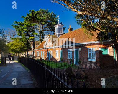 Même une ville historiquement prospère comme Abingdon a toujours eu ses pauvres et ses indigents. Ces maisons d'almes médiévales, près de l'église historique de St Helens, étaient Banque D'Images