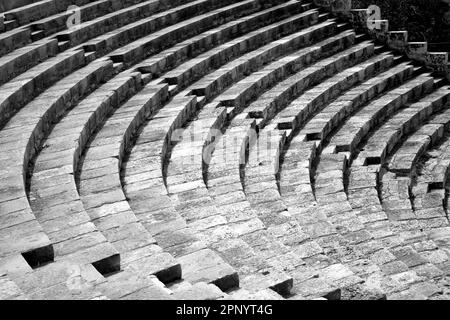 Le théâtre romain rénové de 2nd siècles av. J.-C., zone archéologique de Kourion, Episkopi, district de Limassol, République de Chypre Banque D'Images