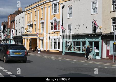 Faites les magasins dans la ville de Upton dans le Worcestershire sur Severn Banque D'Images