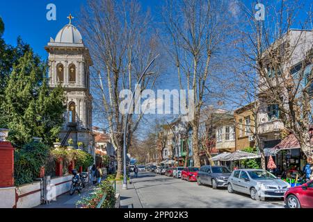 Rue pittoresque dans le quartier de Kuzguncuk, Usküdar, Istanbul, Turquie Banque D'Images