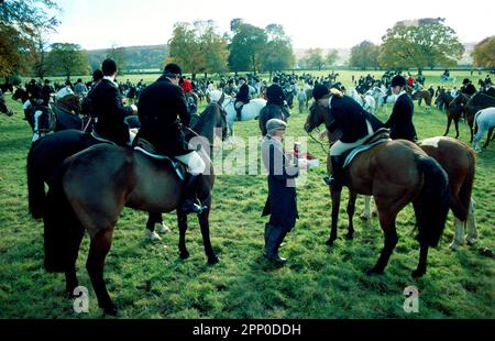 La chasse au renard se réunit à Oxfordshire en 1980 Banque D'Images