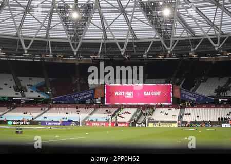Stratford, Londres, Royaume-Uni. 20th avril 2023. Une vue générale du stade lors du match de finale du quart de la Ligue de la Conférence Europa de l'UEFA entre West Ham United et KAA Genk au stade de Londres, à Stratford, le jeudi 20th avril 2023. (Photo : Tom West | MI News) Credit: MI News & Sport /Alay Live News Banque D'Images