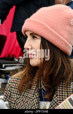 Londres, Royaume-Uni. L'actrice Carice van Houten de 'Game of Thrones' a adressé des zéalotes écologiques à l'extinction des rébellions 'The Big One'. Le message est destiné à tout le monde de « s'unir pour survivre » lors d'une manifestation climatique de quatre jours du 21st au 24th avril 2023. Place du Parlement, Westminster. Crédit : michael melia/Alay Live News Banque D'Images