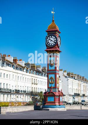 Tour de l'horloge victorienne sur Weymoth seefont. Banque D'Images