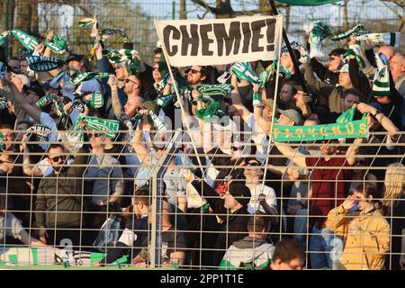 Berlin, Allemagne, 21, avril 2023. Chemie Leipzig fans pendant le match entre tennis Borussia Berlin vs BSG Chemie Leipzig, Regionalliga Nordost, Round 29. Crédit: Fabideciria. Banque D'Images