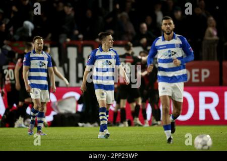 ALMERE - les joueurs de PEC Zwolle ont été déçus lors du match de la division championne de cuisine néerlandaise entre le FC de la ville d'Almere et le FC de la ville d'Almere au stade du FC de la ville d'Almere sur 21 avril 2023, aux pays-Bas. PNA JEROEN PUTMANS Banque D'Images