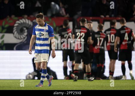 ALMERE - les joueurs de PEC Zwolle ont été déçus lors du match de la division championne de cuisine néerlandaise entre le FC de la ville d'Almere et le FC de la ville d'Almere au stade du FC de la ville d'Almere sur 21 avril 2023, aux pays-Bas. PNA JEROEN PUTMANS Banque D'Images