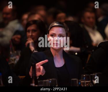 La princesse Charlene de Monaco a été vue lors de la cérémonie du Temple de la renommée du Rugby Club Toulonnais (RCT). Le Rugby Club Toulonnais (RCT) présente le premier Temple de la renommée du rugby en intronisant huit joueurs lors d'une soirée de gala au Zénith de Toulon sur 18 avril 2023. Banque D'Images