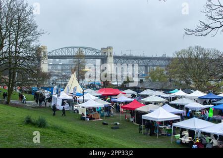 Scène du festival du cannabis de Vancouver 420 au parc Sunset Beach. 420 (quatre-vingt) est l'argot de culture de cannabis qui célèbre la culture de marijuana et de pot Banque D'Images