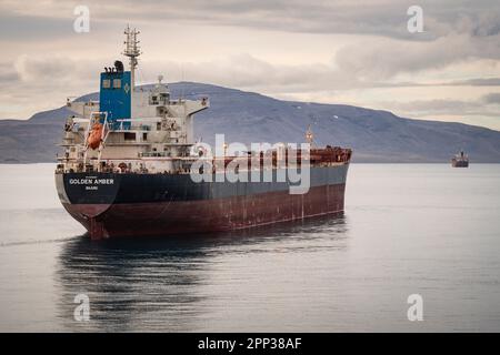 Minerai de fer transportant un cargo en vrac au large de l'île Ragged, dans le détroit d'Eclipse, à l'extrémité ouest de l'île de Baffin, au Nunavut, au Canada. Banque D'Images
