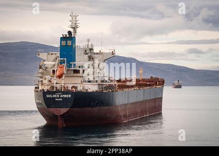 Minerai de fer transportant un cargo en vrac au large de l'île Ragged, dans le détroit d'Eclipse, à l'extrémité ouest de l'île de Baffin, au Nunavut, au Canada. Banque D'Images