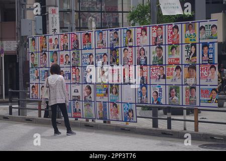 Tableaux d'affichage des élections à Tokyo, Japon Banque D'Images