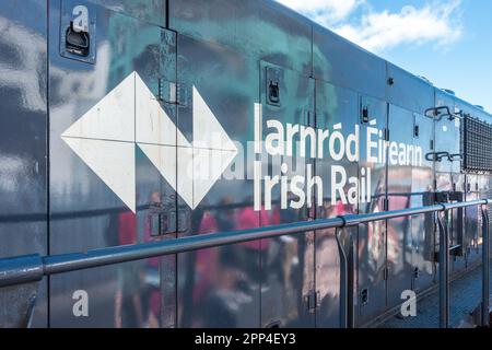 Irish Rail/Iarnród Éireann locomotive 117087 à la gare de Kilkenny, Kilkenny, Irlande. Banque D'Images