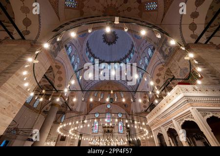 Intérieur de la Mosquée Bayezid II, Fatih, Istanbul, Turquie Banque D'Images