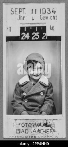 Anne Frank à l'âge de cinq ans. Bad Aachen, Allemagne, 11 septembre 1934. Veuillez noter que le visage d'Anne Frank a été amélioré numériquement. Pas alt Banque D'Images