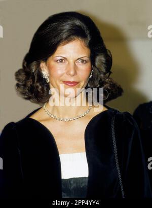 LA REINE SILVIA de Suède lors de la visite d'État au Brésil et prête pour le dîner de gala à Brasilia Banque D'Images