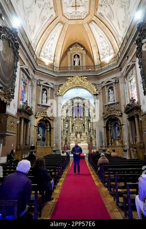 Vue sur l'intérieur, l'église de Santo Ildefonso, PARCA da Batalha, Porto, site classé au patrimoine mondial de l'UNESCO, Portugal Banque D'Images