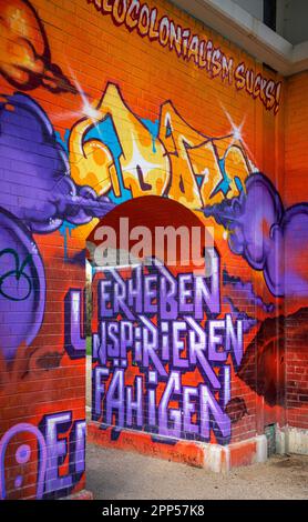 Graffiti au centre de Calisthenics à Gleisdreieck Park, Tiergarten, Mitte, Berlin, Allemagne Banque D'Images