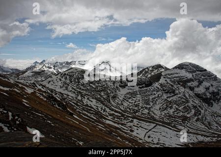 Vue panoramique près du pic de Chacaltaya, département de la Paz, Bolivie Banque D'Images