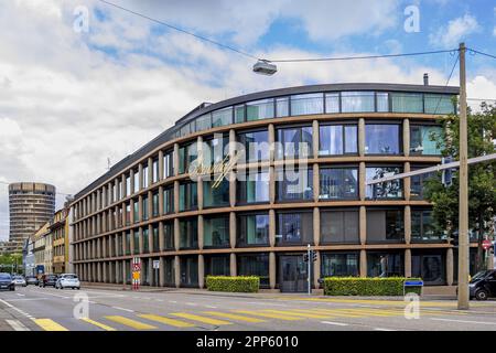 Bâle, Suisse - 23 août. 2021: L'extérieur de la Maison Davidoff - le siège de la marque suisse de cigares, cigarettes et fumeur acc Banque D'Images