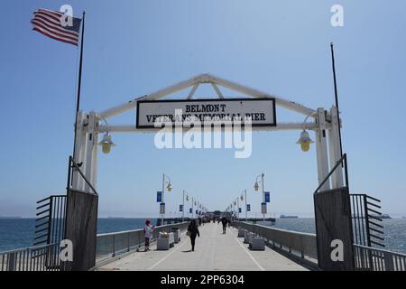 Le Belmont Veterans Memorial Pier, le dimanche 9 avril 2023, à long Beach, Etalonnage Banque D'Images