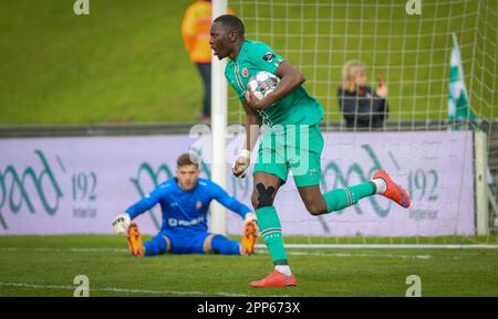 Deinze, Belgique. 22nd avril 2023. Souleymane Souley Anne de Virton célèbre après avoir marqué lors d'un match de football entre KMSK Deinze et RE Virton, samedi 22 avril 2023 à Deinze, le 8 jour des matchs de relégation de la 2022-2023 'Challenger Pro League' 1B deuxième division du championnat belge. BELGA PHOTO VIRGINIE LEFOUR crédit: Belga News Agency/Alay Live News Banque D'Images