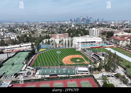Une vue aérienne générale de Dedeaux Field sur le campus de l'Université de Californie du Sud, samedi 8 avril 2023, à Los Angeles. Banque D'Images