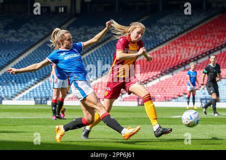 Glasgow, Royaume-Uni. 22nd avril 2023. La demi-finale de la coupe écossaise des femmes a eu lieu à Hampden Park Glasgow, en Écosse, au Royaume-Uni, entre Rangers et Motherwell. Les Rangers ont gagné 2 - 0 avec des buts de HANNAH DAVIDSON (no 5) en 17 minutes et CHELSEA CORNET (no 18) en 88 minutes. Les Rangers entrent ensuite dans la finale pour jouer le gagnant entre Celtic et Glasgow City. Crédit : Findlay/Alay Live News Banque D'Images