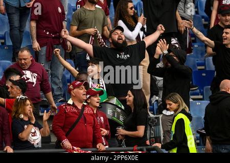 Rome, Italie. 22nd avril 2023. Les supporters de Turin célèbrent lors de la série Un match de football entre le SS Lazio et le FC de Turin au stade Olimpico de Rome (Italie), 22 avril 2023. Credit: Insidefoto di andrea staccioli/Alamy Live News Banque D'Images