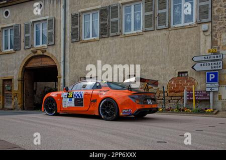 SAINT-ROMAIN, FRANCE, 21 avril 2023 : le rallye Rhône-Charbonnières se déroule sur les routes de Lyon pour le championnat français. C'est l'un des plus anciens Banque D'Images