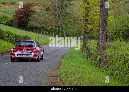 SAINT-ROMAIN, FRANCE, 21 avril 2023 : le rallye Rhône-Charbonnières se déroule sur les routes de Lyon pour le championnat français. C'est l'un des plus anciens Banque D'Images