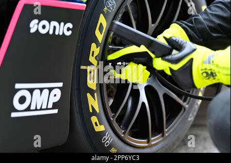 Monza, Italie. 22nd avril 2023. Détails des pneus PZero au cours du défi mondial Fanatec GT Europe, Grand Tourisme à Monza, Italie, 22 avril 2023 crédit: Agence de photo indépendante/Alamy Live News Banque D'Images