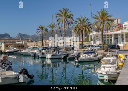 Euronautica au Real Club Náutico de Calp dans l'avenue du Port de la ville de Calpe, province d'Alicante, Communauté Valencienne, Espagne, Europe. Banque D'Images