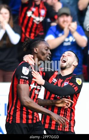 Peterborough, Royaume-Uni. 22nd avril 2023Freddie Ladapo (9 Ipswich Town) célèbre son but avec Conor Chaplin (10 Ipswich Town) lors du match de la Sky Bet League 1 entre Peterborough et Ipswich Town, London Road, Peterborough, le samedi 22nd avril 2023. (Photo : Kevin Hodgson | ACTUALITÉS MI) crédit : ACTUALITÉS MI et sport /Actualités Alay Live Banque D'Images