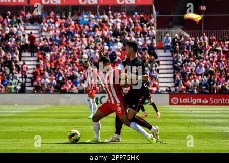 22 avril 2023: ALMERIA, ESPAGNE - AVRIL 22: Lucas Robertone de UD Almeria contrôle le ballon contre un rival pendant le match entre UD Almeria et Athlétique de Bilbao de la Liga Santander sur 22 avril 2023 au stade Powerhouse à Almeria, Espagne. (Credit image: © Samuel Carreño/PX Imagens via ZUMA Press Wire) USAGE ÉDITORIAL SEULEMENT! Non destiné À un usage commercial ! Banque D'Images