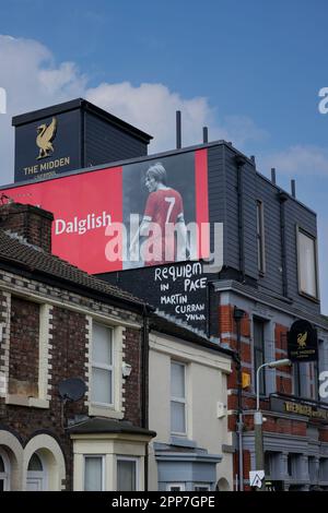 Liverpool, Royaume-Uni. 22nd avril 2023. Vue générale du Midden Pub avec un hommage à l'ancien joueur et directeur de Liverpool Sir Kenny Dalglish avant le match de la Premier League Liverpool vs Nottingham Forest à Anfield, Liverpool, Royaume-Uni, 22nd avril 2023 (photo de Steve Flynn/News Images) à Liverpool, Royaume-Uni le 4/22/2023. (Photo de Steve Flynn/News Images/Sipa USA) crédit: SIPA USA/Alay Live News Banque D'Images