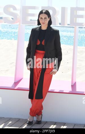CANNES, FRANCE - 15 AVRIL CANNES, Amira Casar assistez à la Petite photo de lumière Du deuxième jour du Festival international des Canneseries 6th, le mois d'avril Banque D'Images